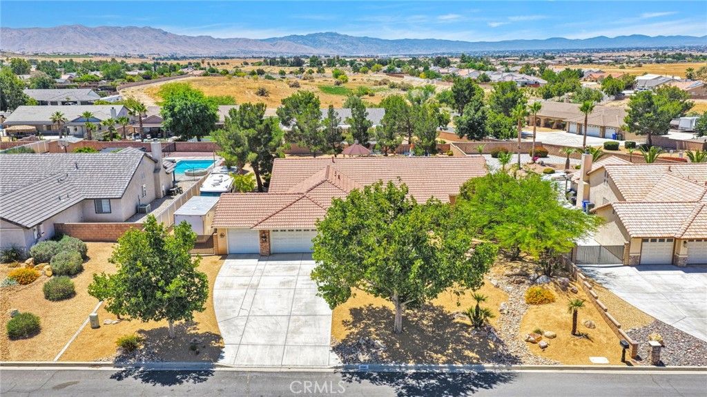 Image 67 of property listing at 19581 Powhatan Rd, Apple Valley, CA 92308