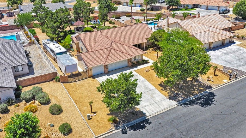 Image 68 of property listing at 19581 Powhatan Rd, Apple Valley, CA 92308