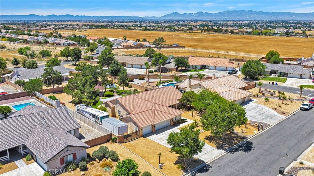 Image 69 of property listing at 19581 Powhatan Rd, Apple Valley, CA 92308
