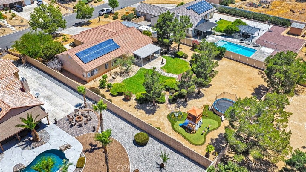 Image 73 of property listing at 19581 Powhatan Rd, Apple Valley, CA 92308