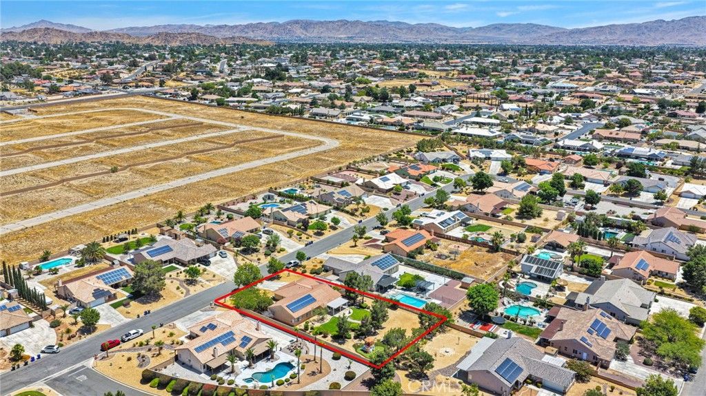 Image 74 of property listing at 19581 Powhatan Rd, Apple Valley, CA 92308