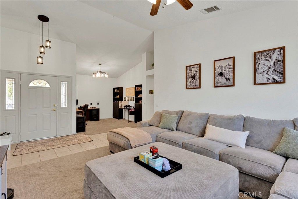 Image 9 of property listing at 19581 Powhatan Rd, Apple Valley, CA 92308
