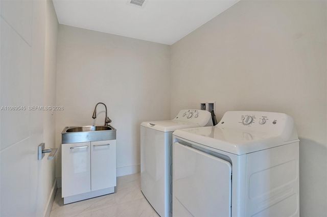 301 Altara Ave 835, Coral Gables, FL 33146