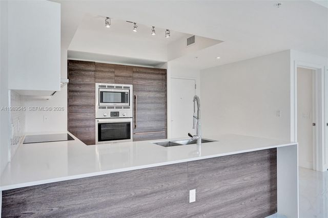 301 Altara Ave 835, Coral Gables, FL 33146