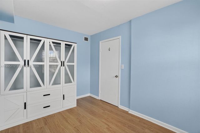 200 NW 107th Ave 104, Miami, FL 33172