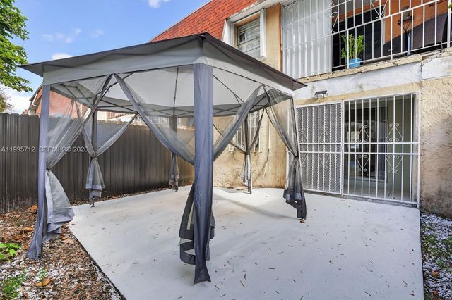 200 NW 107th Ave 104, Miami, FL 33172