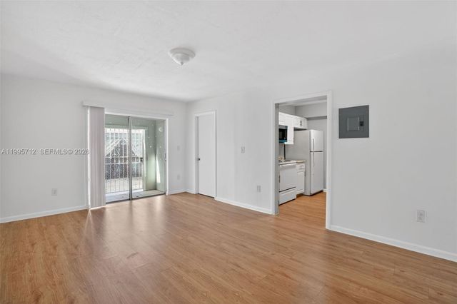 200 NW 107th Ave 104, Miami, FL 33172