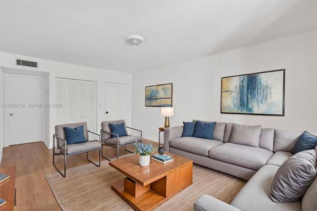 200 NW 107th Ave 104, Miami, FL 33172