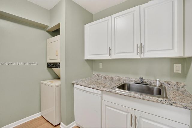 200 NW 107th Ave 104, Miami, FL 33172