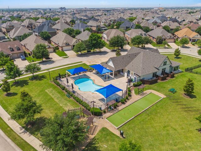 720 Louisville Road, Aubrey, TX 76227