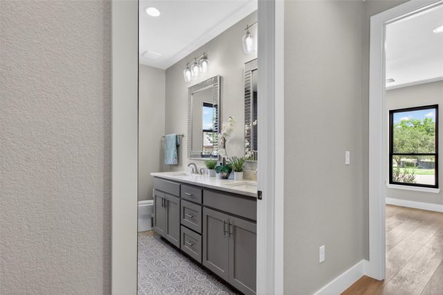 103 Still Meadow DR, Kingsland, TX 78639