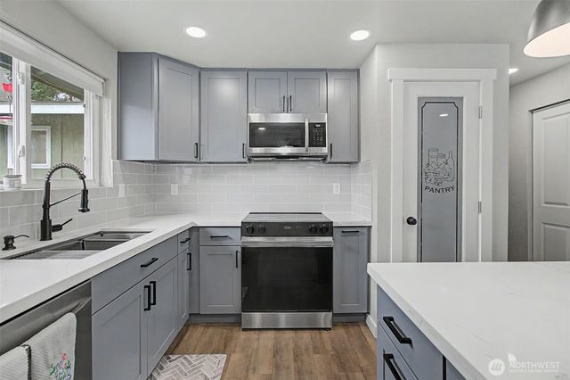 33831 37th Avenue SW, Federal Way, WA 98023