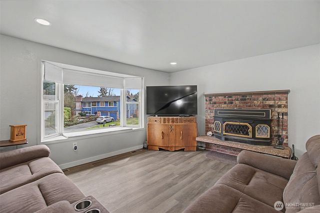 33831 37th Avenue SW, Federal Way, WA 98023