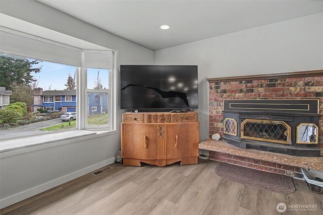 33831 37th Avenue SW, Federal Way, WA 98023