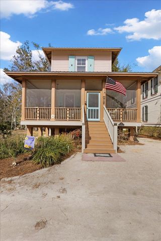 305 NE Winslow Street, Steinhatchee, FL 32359