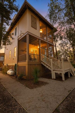 305 NE Winslow Street, Steinhatchee, FL 32359