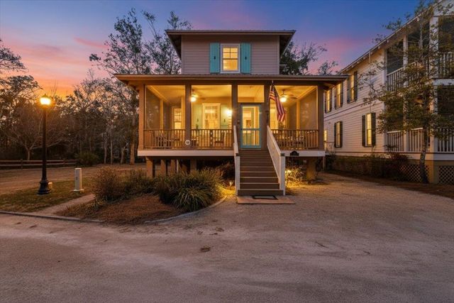 305 NE Winslow Street, Steinhatchee, FL 32359