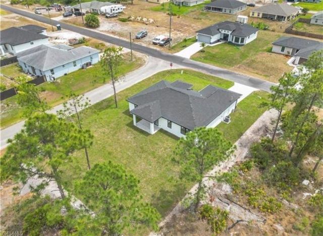 2700 42nd st W, Lehigh Acres, FL 33971