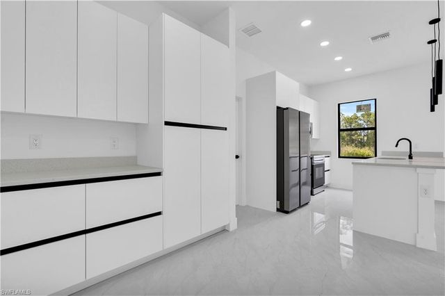 2700 42nd st W, Lehigh Acres, FL 33971