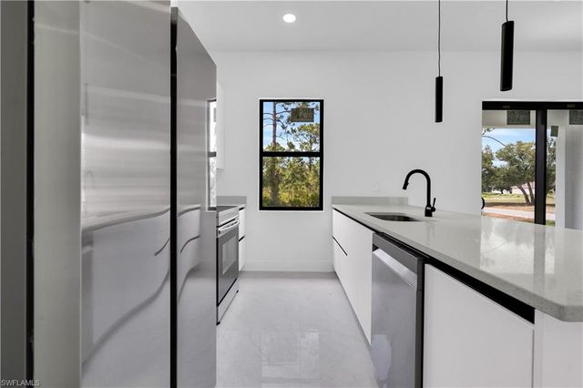 2700 42nd st W, Lehigh Acres, FL 33971