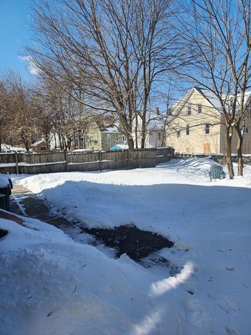 66 Palmer Ave, Springfield, MA 01108