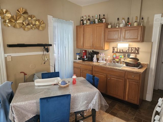 66 Palmer Ave, Springfield, MA 01108