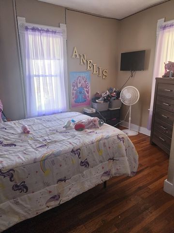 66 Palmer Ave, Springfield, MA 01108