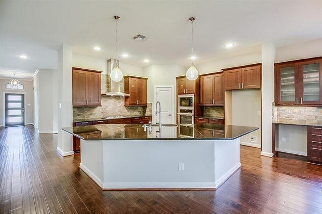 17106 Rainier Creek Drive, Humble, TX 77346