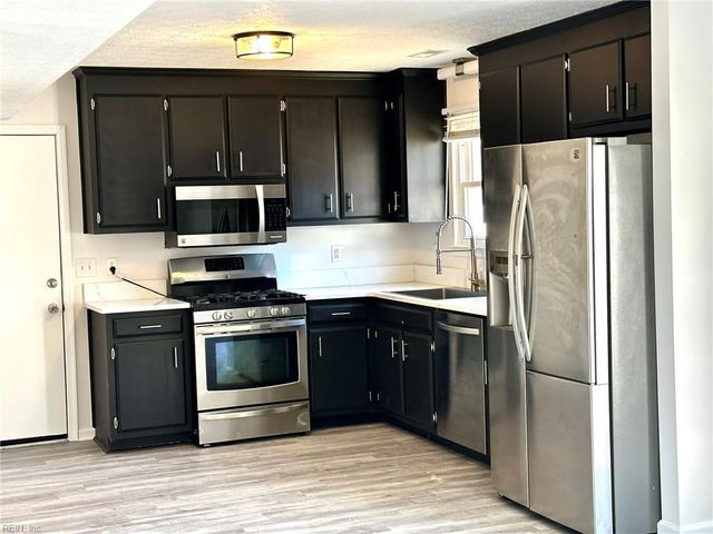 2 Longleaf CT, Hampton, VA 23666