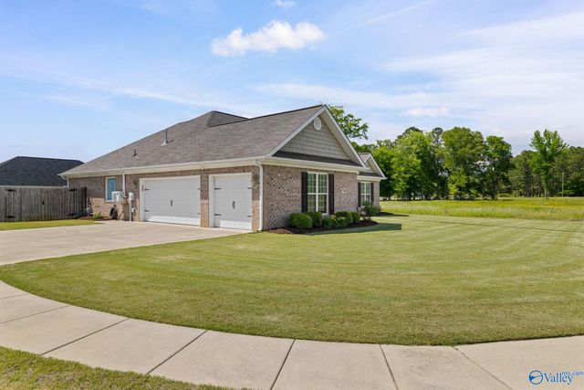 3709 Chartwell Court, Decatur, AL 35603