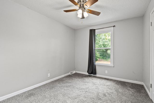 684 Dean Rd, Clarksville, TN 37040