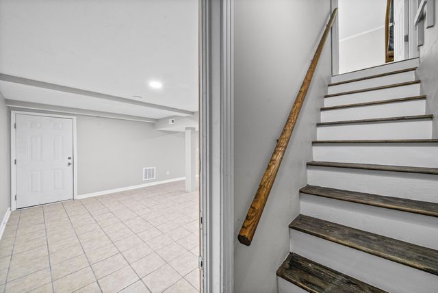 684 Dean Rd, Clarksville, TN 37040