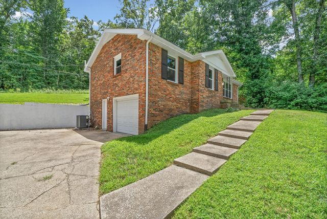 684 Dean Rd, Clarksville, TN 37040