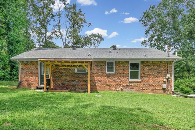 684 Dean Rd, Clarksville, TN 37040