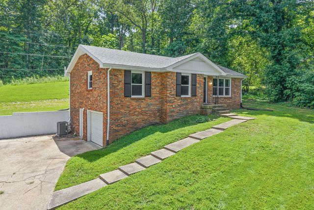 684 Dean Rd, Clarksville, TN 37040