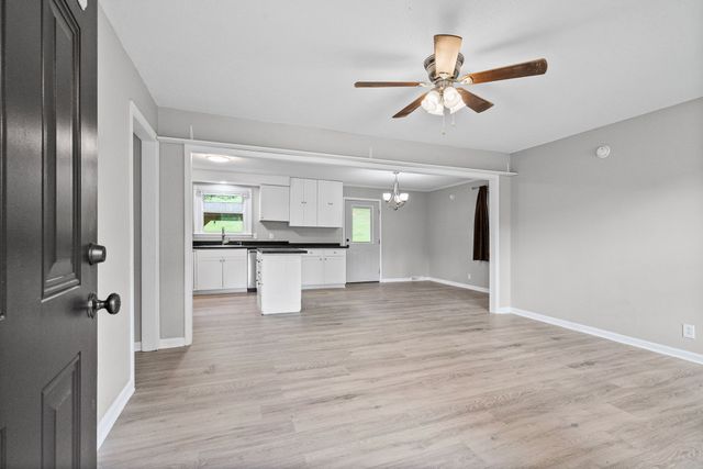 684 Dean Rd, Clarksville, TN 37040