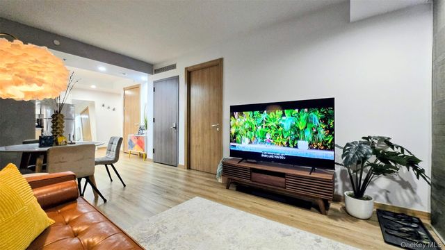 131-11 Fowler Avenue 6J, Flushing, NY 11355