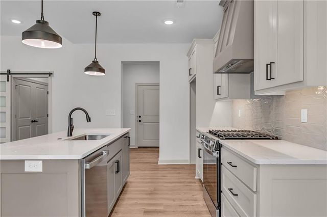 318 Rockers Drive, Baldwin City, KS 66006