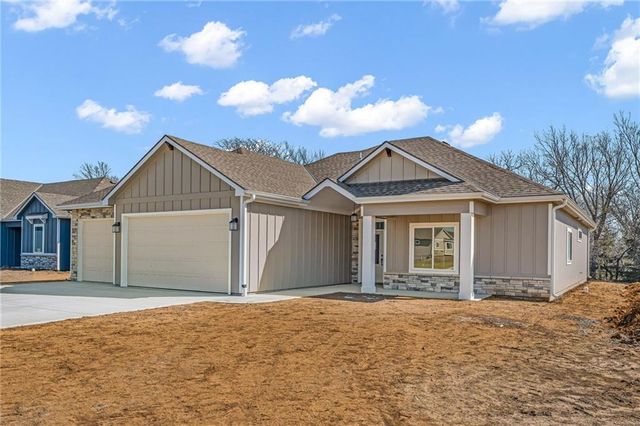 318 Rockers Drive, Baldwin City, KS 66006