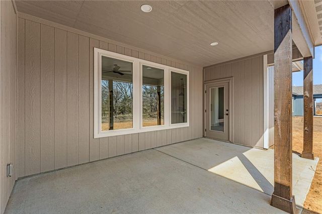 318 Rockers Drive, Baldwin City, KS 66006