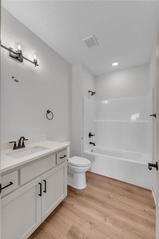 318 Rockers Drive, Baldwin City, KS 66006