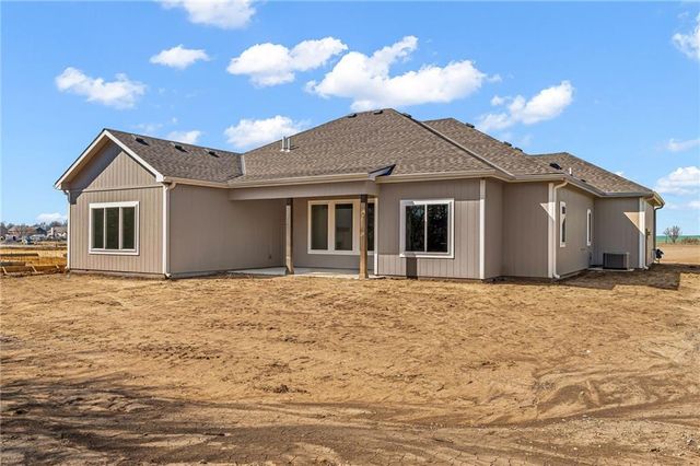 318 Rockers Drive, Baldwin City, KS 66006