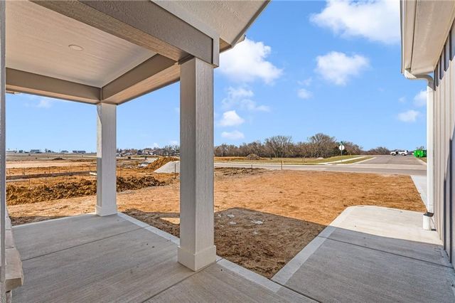 318 Rockers Drive, Baldwin City, KS 66006