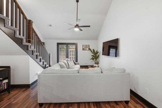 3067 Whitland Crossing Dr, Nashville, TN 37214