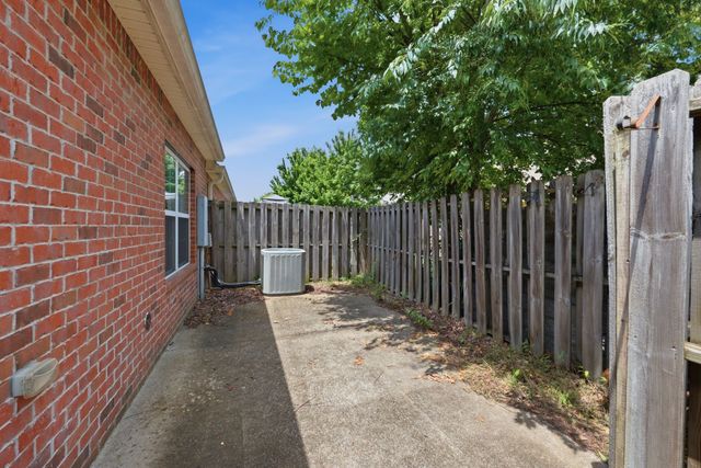 3067 Whitland Crossing Dr, Nashville, TN 37214