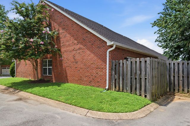 3067 Whitland Crossing Dr, Nashville, TN 37214