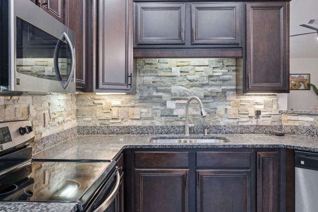 3067 Whitland Crossing Dr, Nashville, TN 37214
