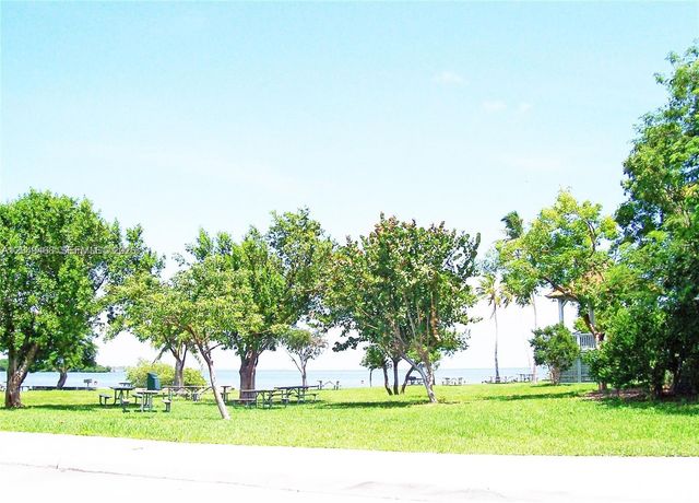 2884 SE 2nd Drive 2, Homestead, FL 33033