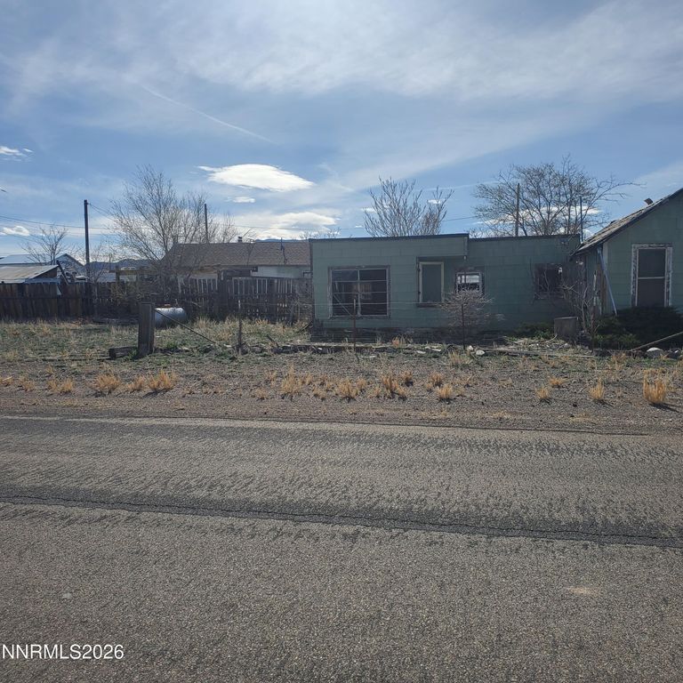 Image 2 of property listing at 908 A Street, Mina, NV 89422
