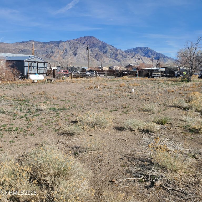 Image 4 of property listing at 908 A Street, Mina, NV 89422